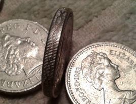 One-Pound-Coins-2004-Edge-Error.